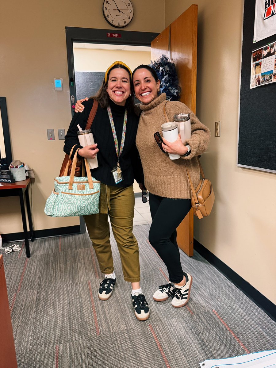 Liz Garcia tweet media