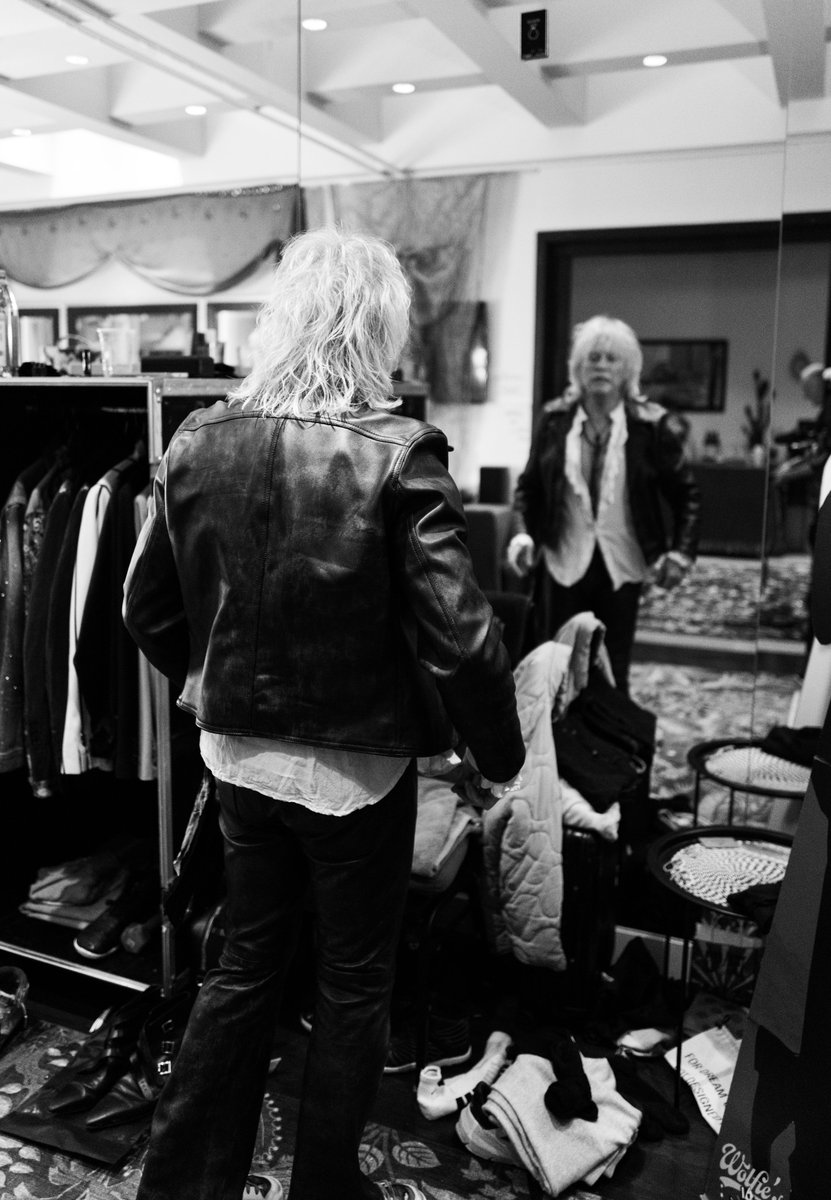 Def Leppard tweet media