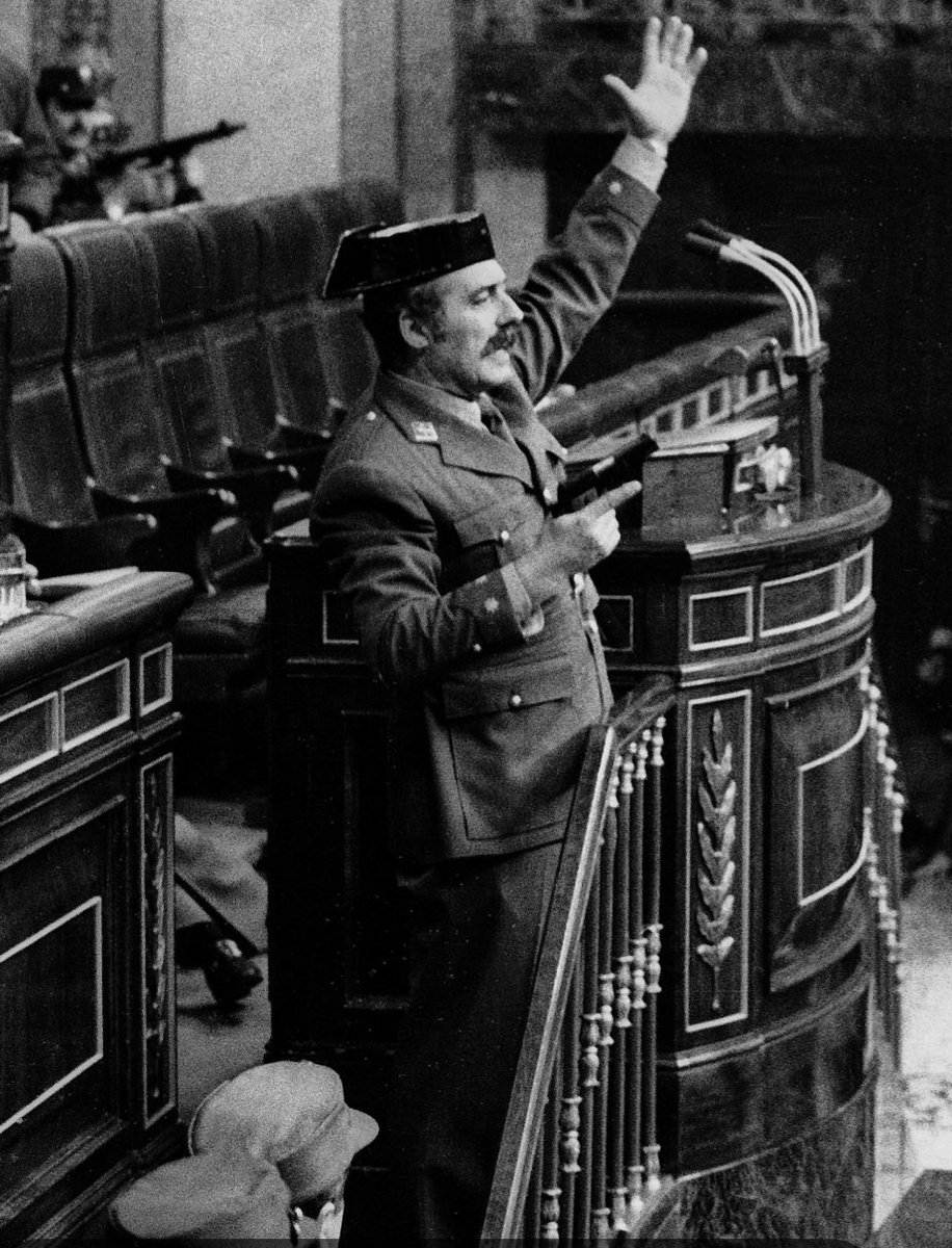 Descanse en paz el militar con honor.