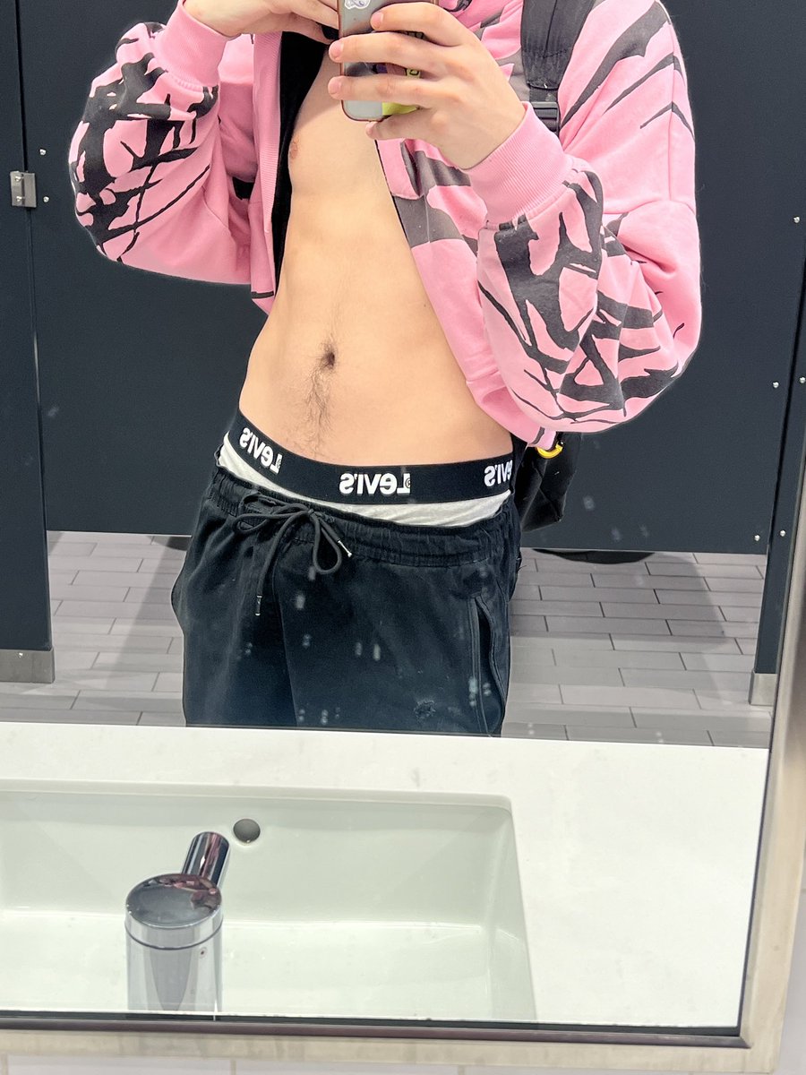 PrettyRaveBoy tweet media