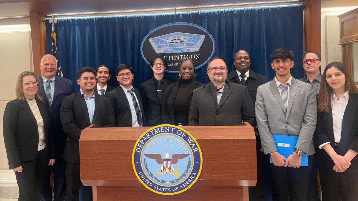 lonestarcollege's tweet image. More than 40 Lone Star College System students traveled to Washington, D.C., bringing history, government, and career exploration to life.

Learning on a national stage.

🔗 lonestar.edu/news/118841

#OneLSC #LSCinDC #CivicEngagement