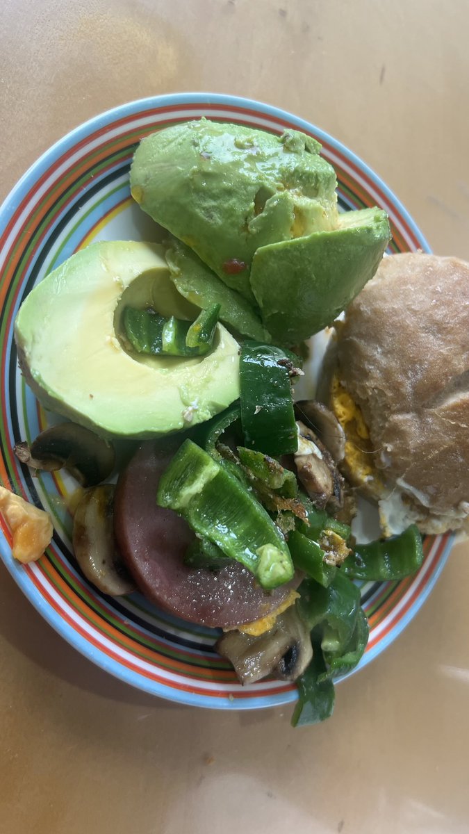 ピストン西沢 tweet media