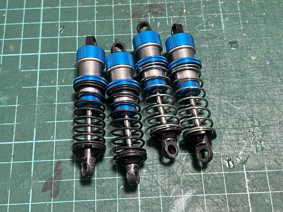 ダンパーを組み直して、XV-02RWDもいよいよ完成間近！！！ どんな