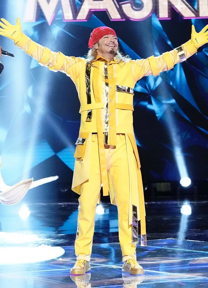 bretmichaels's tweet photo. Wishing best of luck to all the masks on #TheMaskedSinger tonight on Spice Girls night 🤘 @MaskedSingerFOX https://t.co/mJKaIUAQ8u