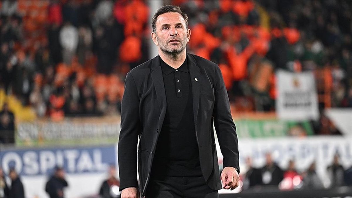 eneselchapoo's tweet photo. @GalatasaraySK Sana Rağmen Turu Atladık !! Bu Takımda ki Oyuncuların Rahatlığı Labualliği Hep senin yüzünden Taktık Çalış Şu Maçı Oturun 100 kere izleyın Hocaaa 10 kişiye karşı nasıl kadro kurulur neler yapılır İlkayı niye aldın mesela Sane ne Alaka Ne yapmaya çalıştın ? https://t.co/hAeHoDOGpI