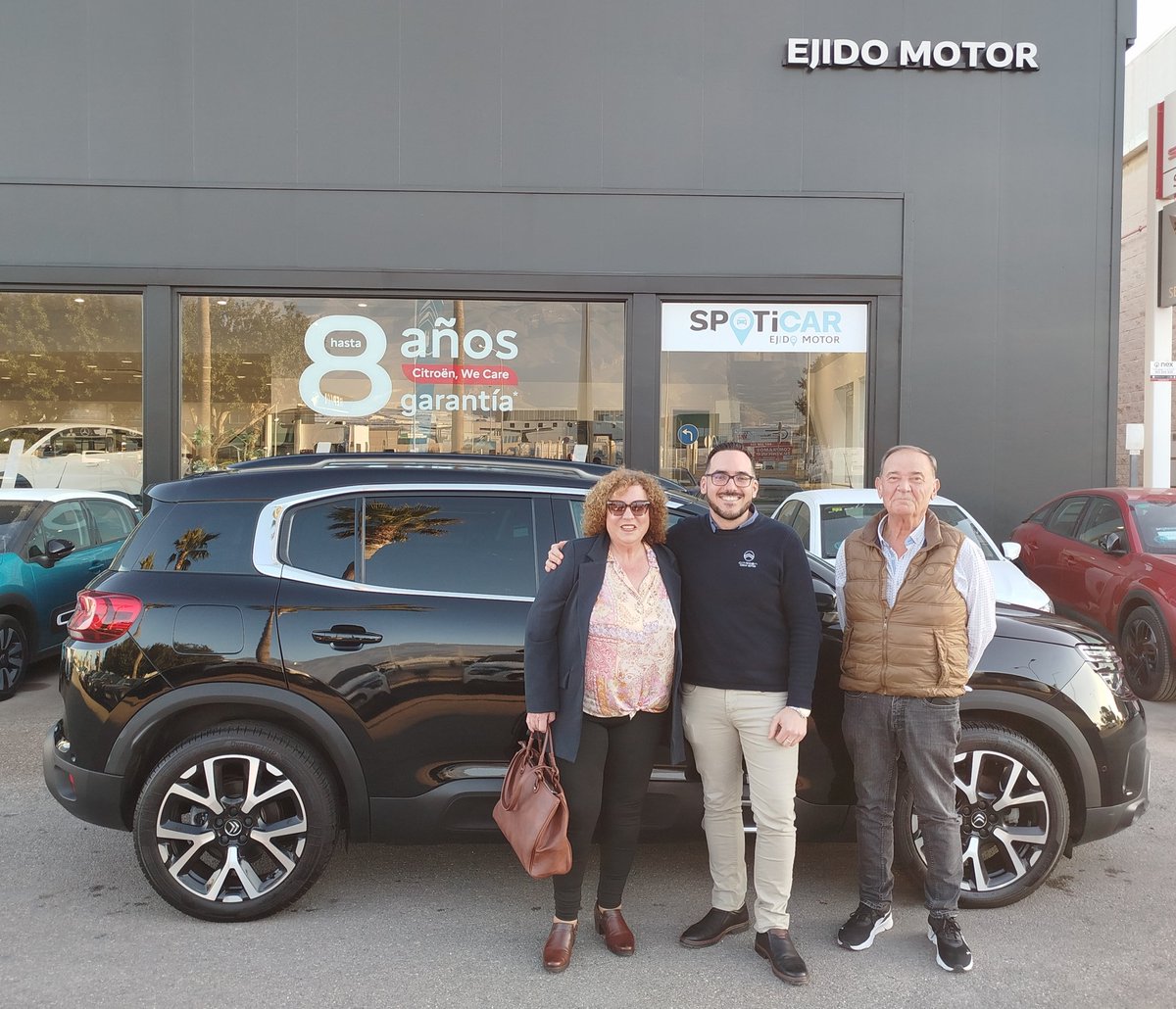 SpoticarA's tweet photo. #Entregas

😁Manuel y Ana ya disfrutan su #C5Aircross en acabado 🔝alto de gama #Shine🌟.

🧐Buscaban sustituto a su antigüo C4, y en nuestra web 💻https://t.co/OviAnmPlSj encontraron está novísima unidad.✌🏻

☺️ Muchísimas gracias por confiar en nosotros. https://t.co/eXXn3a8zOX
