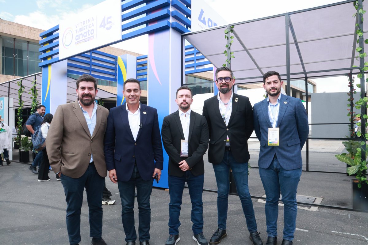 JorgeERojasG's tweet photo. En ANATO 2026 seguimos defendiendo lo que nos hace únicos: nuestra gastronomía. ☕🍽️

Con el presidente nacional de ACRODES, Jaime López, hablé del fortalecimiento de la gastronomía cafetera y compartí con orgullo nuestra distinción como Ciudad Creativa Gastronómica otorgada por la UNESCO.

Nuestra cocina es identidad, es tradición y es oportunidad para cientos de familias manizaleñas.

@CiudadManizales 

#ANATO2026 #Manizales #CiudadCreativa #Gastronomía