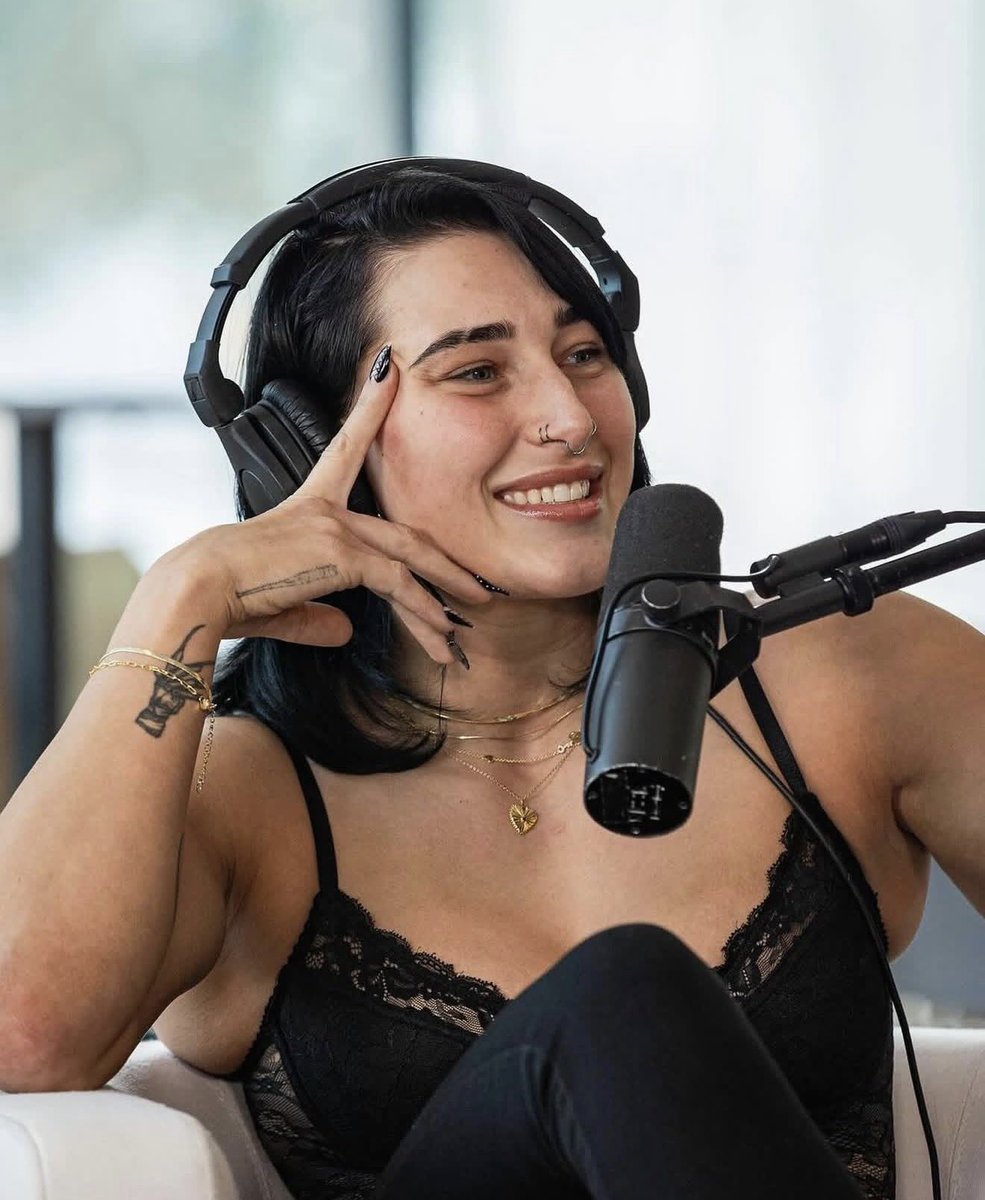 👑 A 👑 tweet media