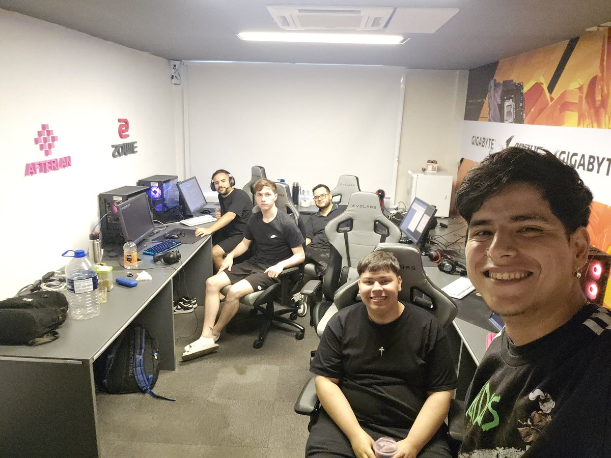 teamisurus's tweet image. 1-0 para estos CHADS ante #PLAYERS en @CCT_CS.

Vamos por el segundo mapa. 🚬