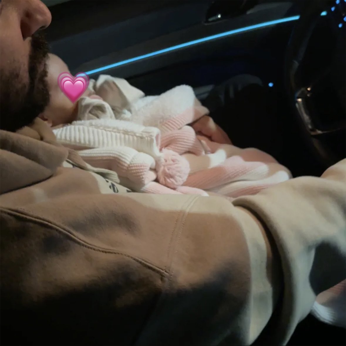 llta_815's tweet photo. 👼🏻💗🍼☕️ https://t.co/LprOFE0f5A