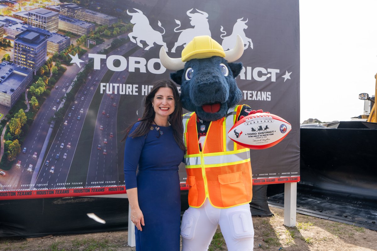 hcp4espanol's tweet photo. El Toro District es una gran victoria para el #CondadoHarris. Bajo el liderazgo de la Comisionada Lesley Briones, mantenemos a nuestros @houstontexans aquí en casa mientras traemos más empleos y recursos a una de las regiones de mayor crecimiento del Condado.
#HCPrecinto4 #ToroDistrict #GoTexans #CondadoHarris