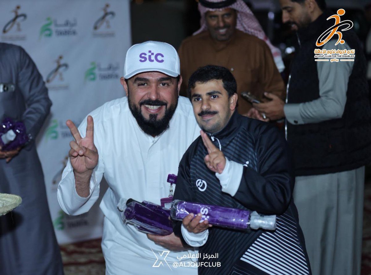 aljoufclub's tweet photo. يتقدم النادي بخالص الشكر والتقدير للشيف ام محمد التيماني على مبادرتها الكريمة بتقديم الهدايا للاعبين، والتي كان لها أثر طيب في إسعادهم وتعزيز روح الأخوة بينهم

كما يتقدم النادي بجزيل الشكر لشركة stc ممثلةً بقطاع منطقة الجوف على دعمهم ومساهمتهم القيمة في توزيع الهدايا للاعبين، مثمنين لهم تعاونهم وحرصهم الدائم على خدمة المجتمع
