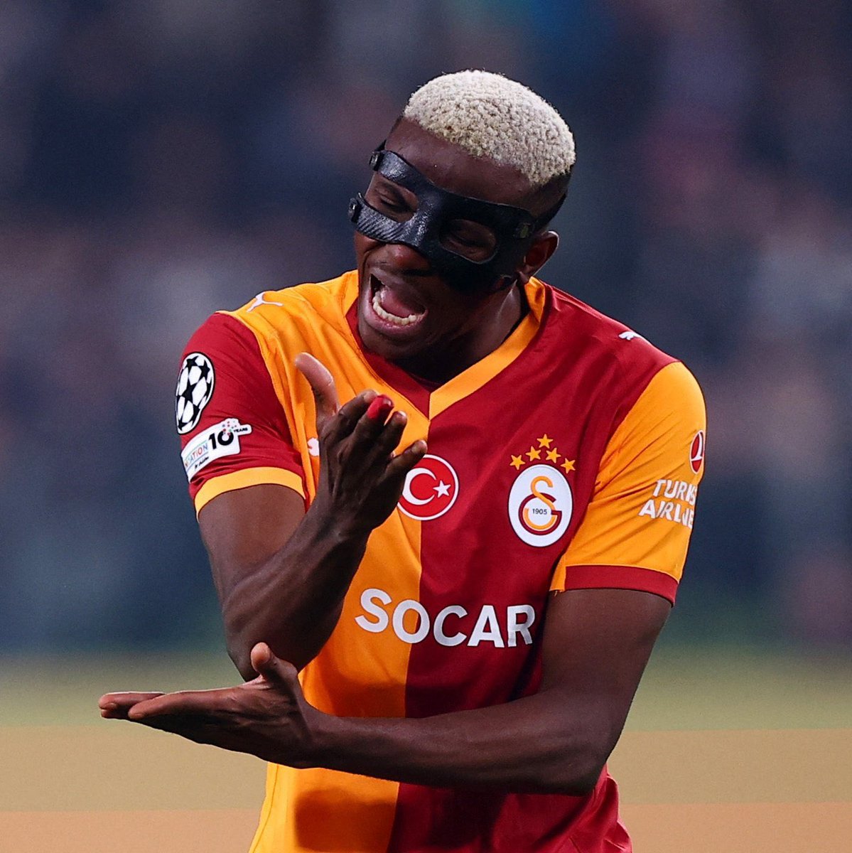 Seen olmasan #Osimhen  bu hayat çekilmez . 

Taraftarın öfkesini taşıyan tek kişi takımda.
#GalatasaraySK  tebrikler takım . Daha iyisini yapmak zorundasınız . Hiç yakışmaya bir oyun .