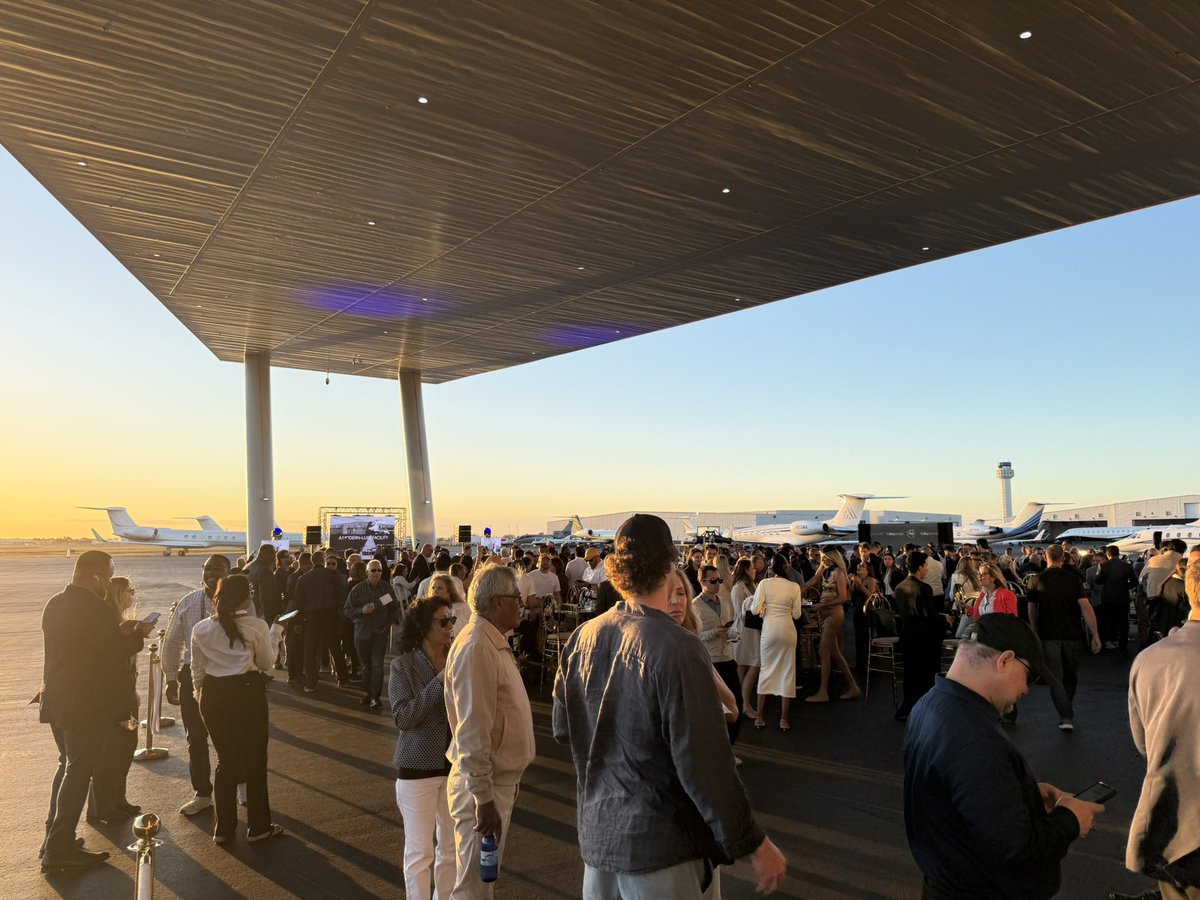 Preston Holland 🛩️ tweet media