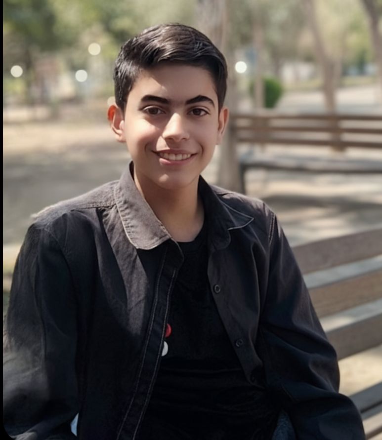 GooyaAmir's tweet photo. جان فدای میهن در راه آزادی ایران و انقلاب ملی شیر و خورشید،
فرزند ایران 💔 
جاوید نام؛#محمدرضا_رمضان_زاده
۱۶ ساله مشهد
در تاریخ ۱۹ دی ماه و به دست سرکوبگران حکومت در جریان انقلاب شیروخورشید جان فدا شد.روحش شاد
#جاویدنام  #نیمکت‌های_خالی #کلاسهای_بی_معلم https://t.co/TGeO98NMtV