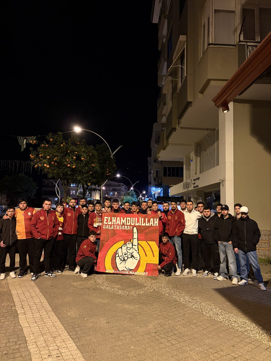 SANA AŞIĞIZ VE SENİN İÇİN YAŞIYORUZ.

ELHAMDULİLLAH GALATASARAY!