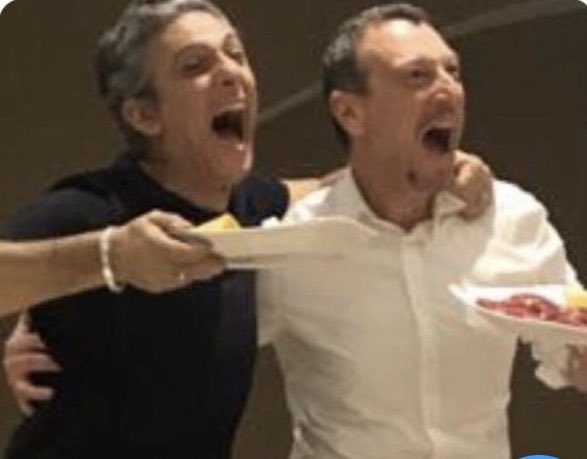 letterstohaz's tweet photo. La verità è che per quattro anni siamo state abituati troppo bene, risate battute non c’era un momento morto, il pubblico era coinvolto le canzoni erano tutte belle, si giocava al fantasanremo, non si andava a dormire per seguire il dopo festival, scemi mancate #Sanremo2026 https://t.co/58CgJENbqP