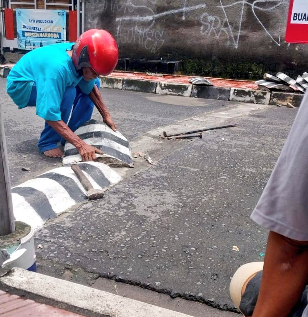 Polisi tidur ini dimutasi🙏🏻