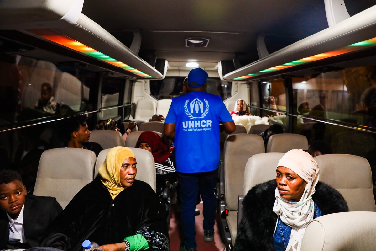 Tonight, <a href="/Refugees/">UNHCR, the UN Refugee Agency</a> evacuated 164 refugees &amp; asylum seekers from Libya to Rwanda through the Emergency Transit Mechanism, bringing the total number of evacuees to 2,924 since 2019, with 2,585 already resettled to third countries.

Thank you Rwanda🇷🇼 &amp; EU🇪🇺 for your support🙏