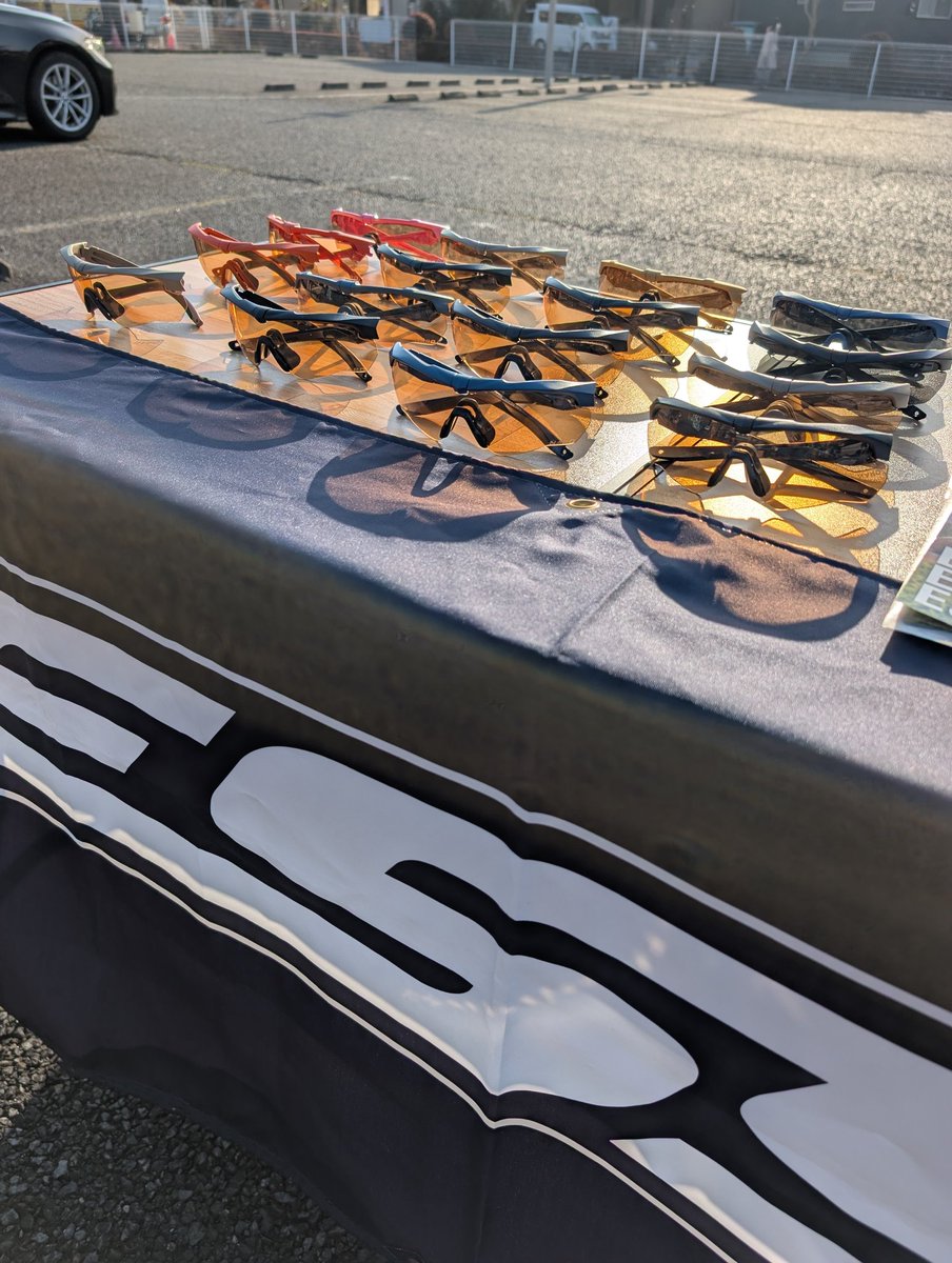 EssJapan's tweet image. 【竜太練 x ESS】

ESSがサポートするトレイルランナー岩井竜太選手とTHE NORTH FACE ATHLETE岩井絵美選手が開催する、2026ハセツネ30Kコース試走練習会 にてESSアイウェア試着会を開催致しました。参加メンバーの皆様お疲れ様でした。
#竜太練 #ess #esscrossblade #トレイルランニング