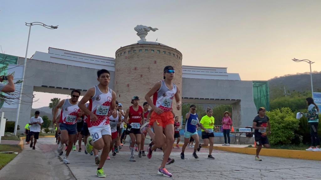 LStalin1993's tweet photo. Estamos listos para la #EspartaqueadaDeportiva2026! Más de 8 mil deportistas de todo el país participaran
Del 7 al 15 de marzo se darán cita en Tecomatlán, Puebla. para competir en fútbol, voleibol, beisbol, baloncesto, atletismo, ciclismo y natación. https://t.co/xBh01glJjU