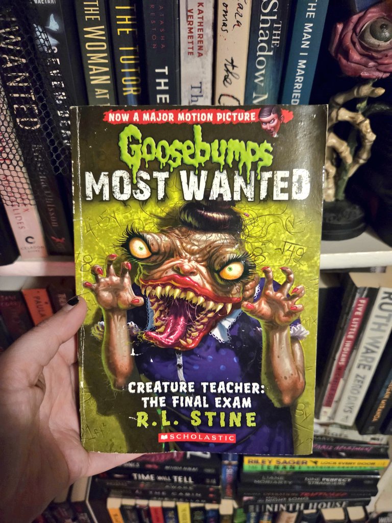 lana_drop's tweet photo. Let go #nowreading #goosebumps #MostWanted #creatureteacher #thefinalexam by #RLStine https://t.co/tGjWvPdJ71