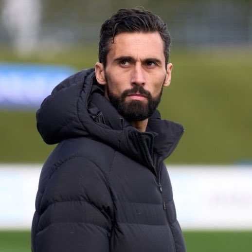 ᴍᴀɴᴜ. tweet media