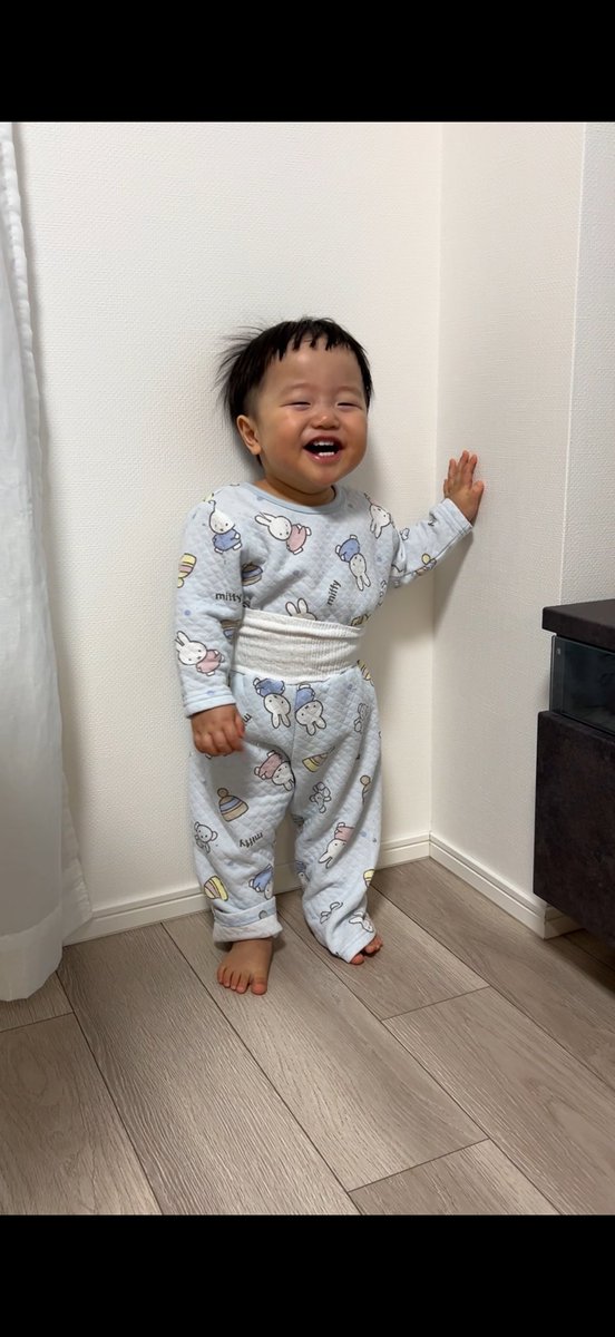 ChannelTororo's tweet photo. 子の笑顔って言葉ではあらわせれないくらいの幸せをくれる👶🏻👶🏻
めちゃくちゃ大きくなった双子🍎🍎 https://t.co/Qrvpo82xgu