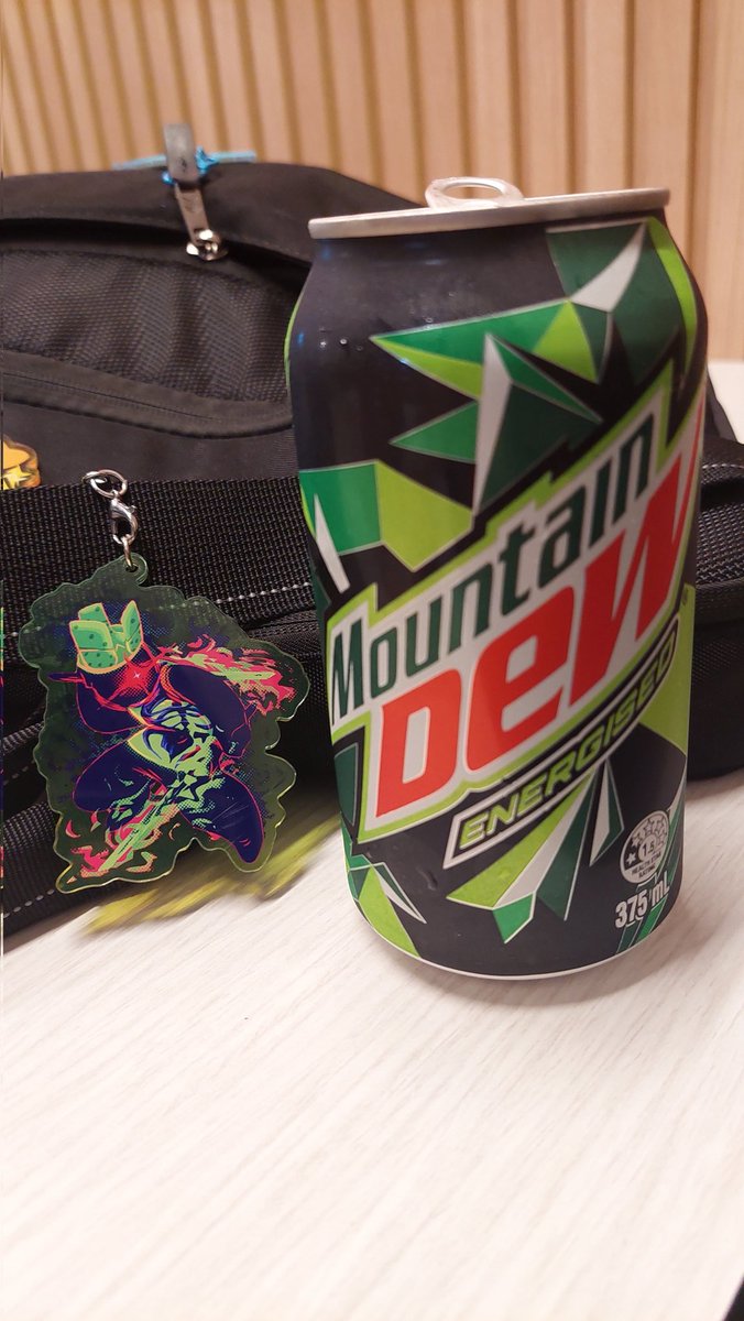 Realising that my favourite roblox character matches palettes with my favourite drink