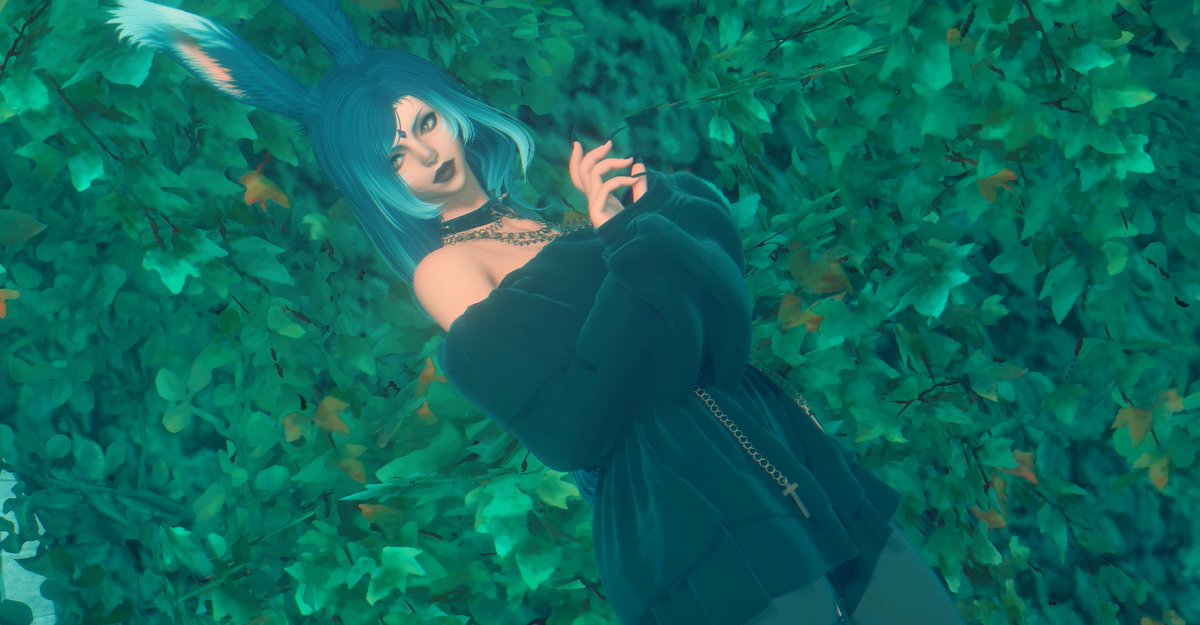 Mayday, we've been sinking here slowly
Turning into something unholy
Running away from the same sins
This is a place heaven's not been.