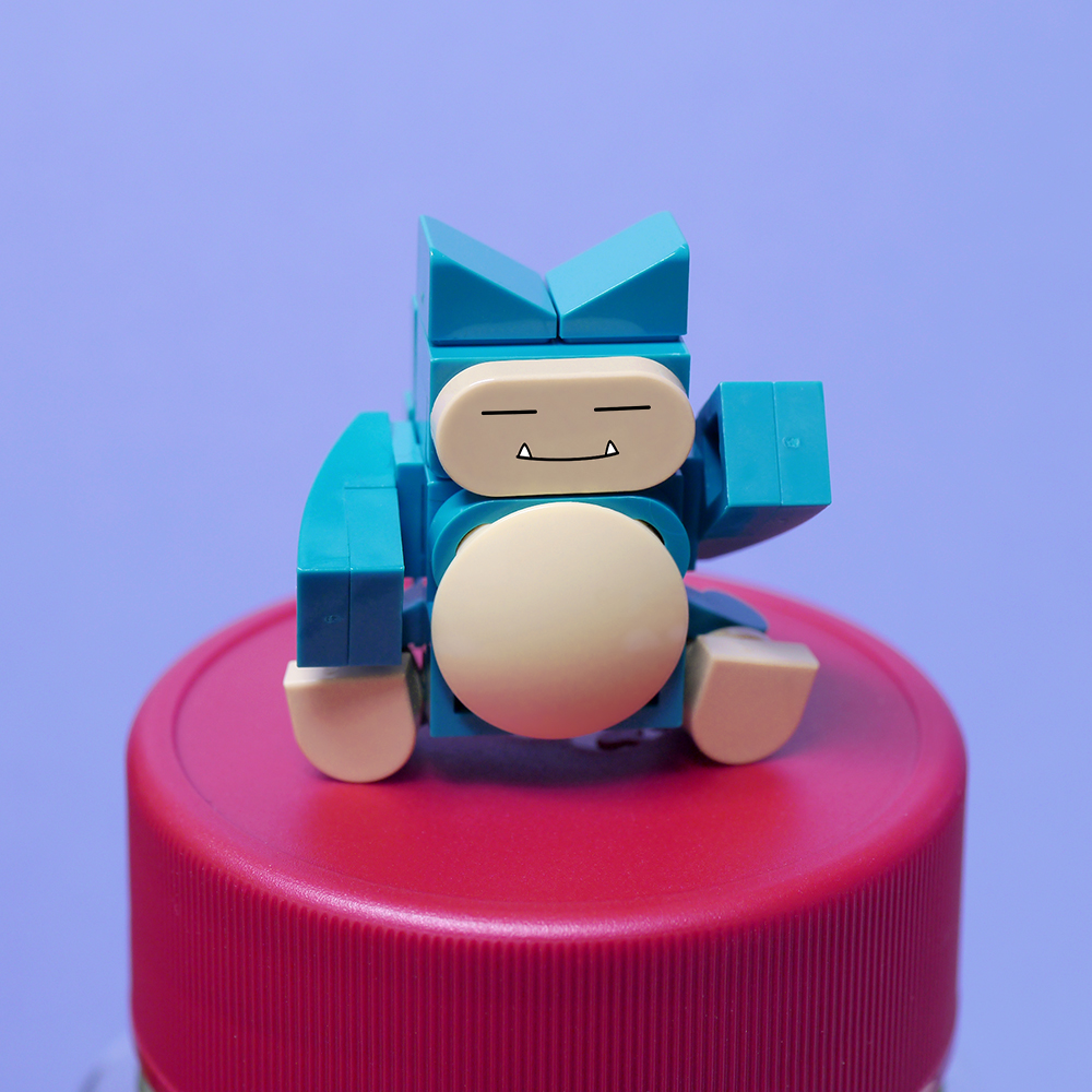 _QIN_'s tweet photo. LEGOで #カビゴン を作りました💤
顔は合成です。高さ3.4センチ（座った状態）

どんな #ポケモン会えるかな ？
#ポケモン30周年 #PR @poke_times #Snorlax https://t.co/F5h8n0gOo0