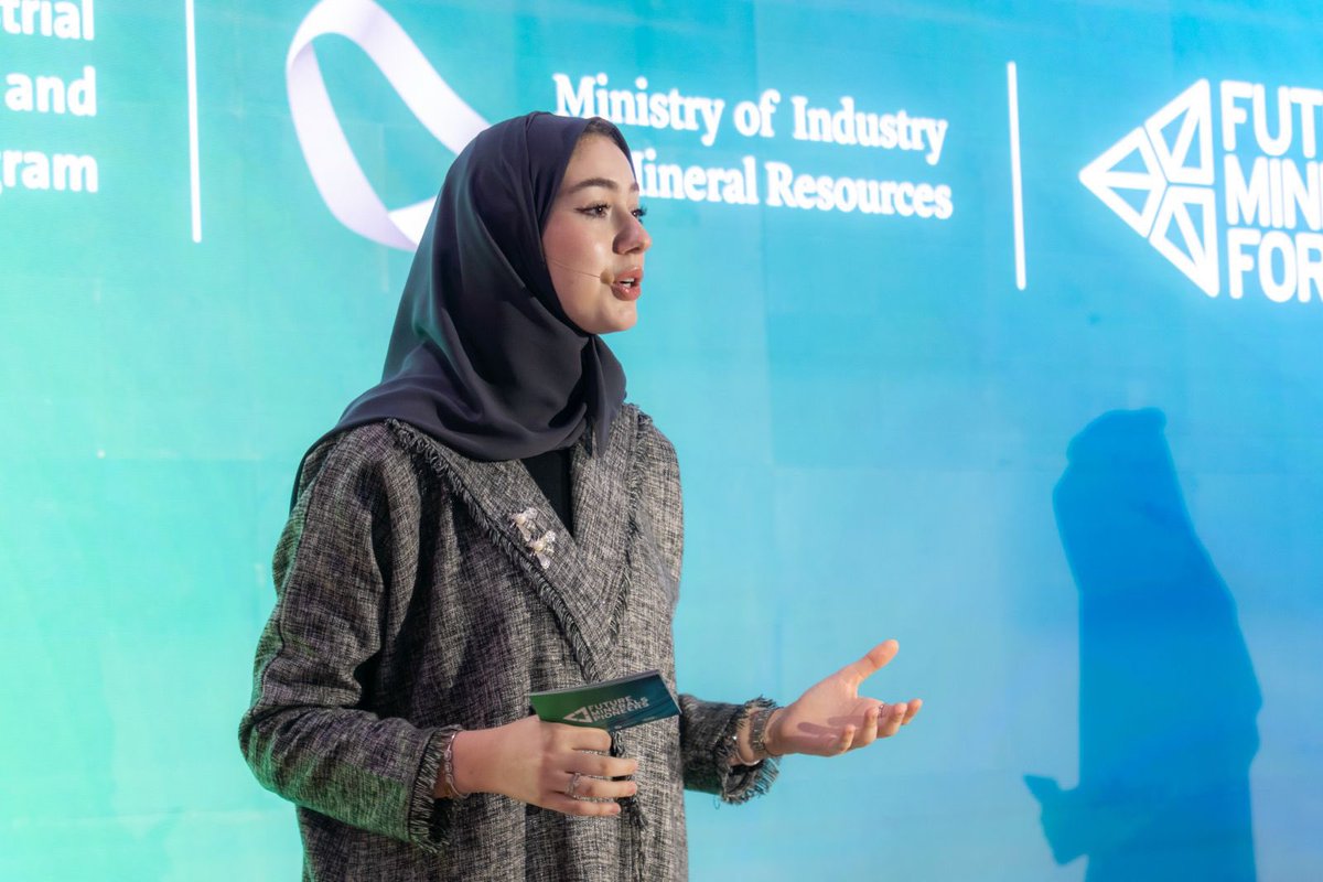 Saudi_Speakers's tweet photo. 4 مسارح. 
ومصدر دخل مستدام.

لين هاشم 🎤

طالبة في جامعة الأمير سلطان ورئيسة نادي المناظرات. كانت تملك المهارة والأداء، لكنها كانت تطمح لفرص اكثر. 

وبعدها انضمت معنا في سعودي سبيرز 🇸🇦

النتيجة؟

ربطناها بـ 4 فرص تقديم رسمية حتى الآن، واستثمرت موهبتها ليكون لها عائد مادي حقيقي

نستقطب الان الجيل القادم من المتحدثين، المنافسة على المقاعد قوية، لكن الفرص اللي تنتظرك واعدة.
 
آخر موعد للتقديم: 28 فبراير.