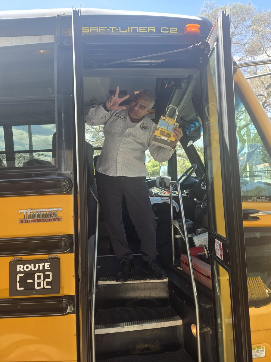 BelvedereBees's tweet photo. 💛🚌 Love the Bus Month 🚌💛

We’re so thankful for our amazing bus drivers and bus attendants who safely get our students to and from school every day. Your care, patience, and dedication do not go unnoticed. Belvedere Elementary appreciates you! 💛 https://t.co/De0xFaYPxF