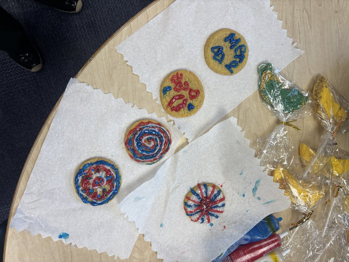 A fun afternoon decorating cookies and madeleines with French club.  🇫🇷🍪 <a href="/jhanula/">Lower Dauphin High School</a>
