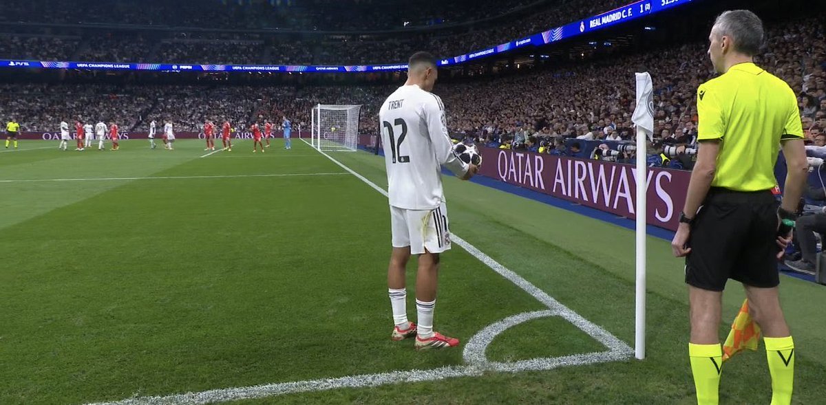 Siempre que le veo en esa posición se me escapa una sonrisa, lo reconozco.