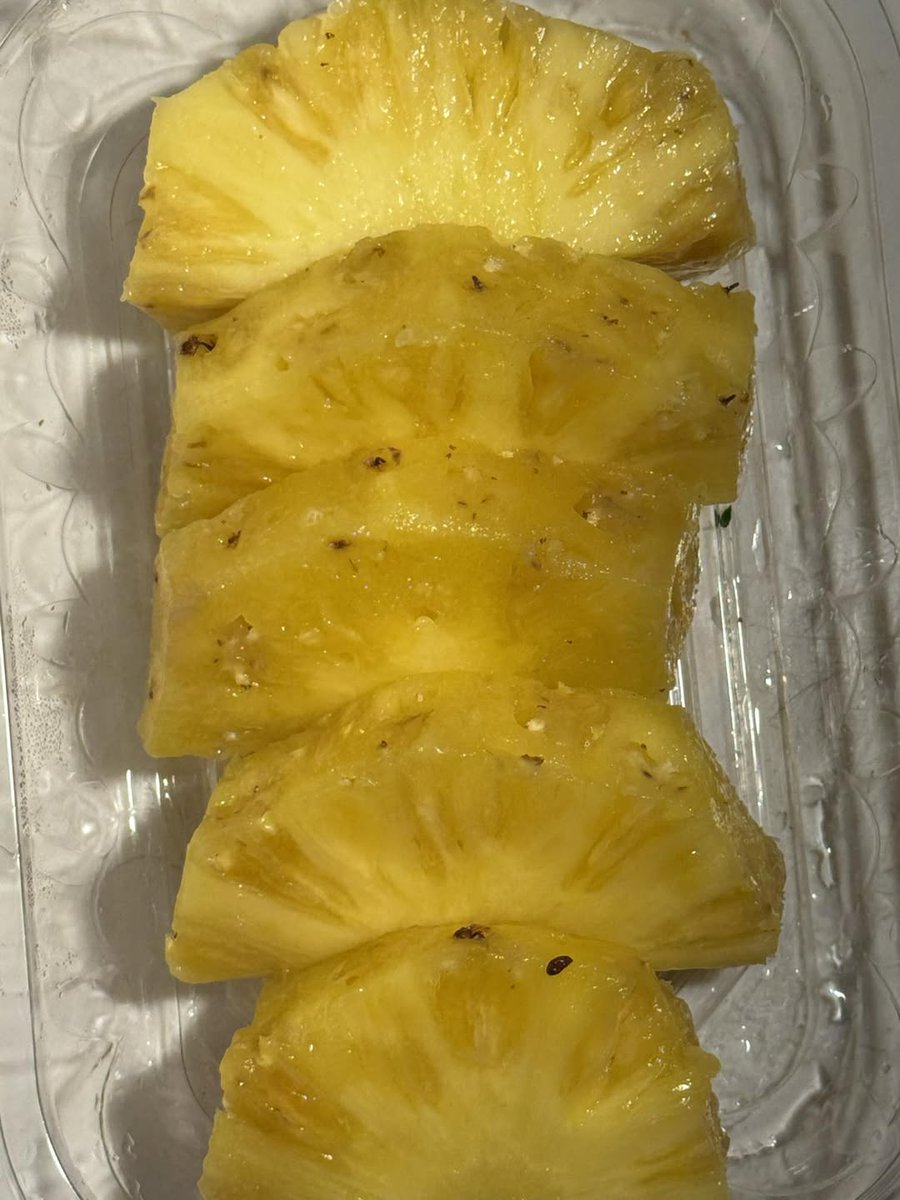 paulinepark's tweet image. I bought a #pineapple already cut it into bite-sized chunks; pineapples have amazing health benefits, including boosting immunity — so important these days given the (ongoing) Corona virus pandemic... #Ananas #piña 파인애플
webmd.com/food-recipes/b…
indifferentlanguages.com/words/pineapple