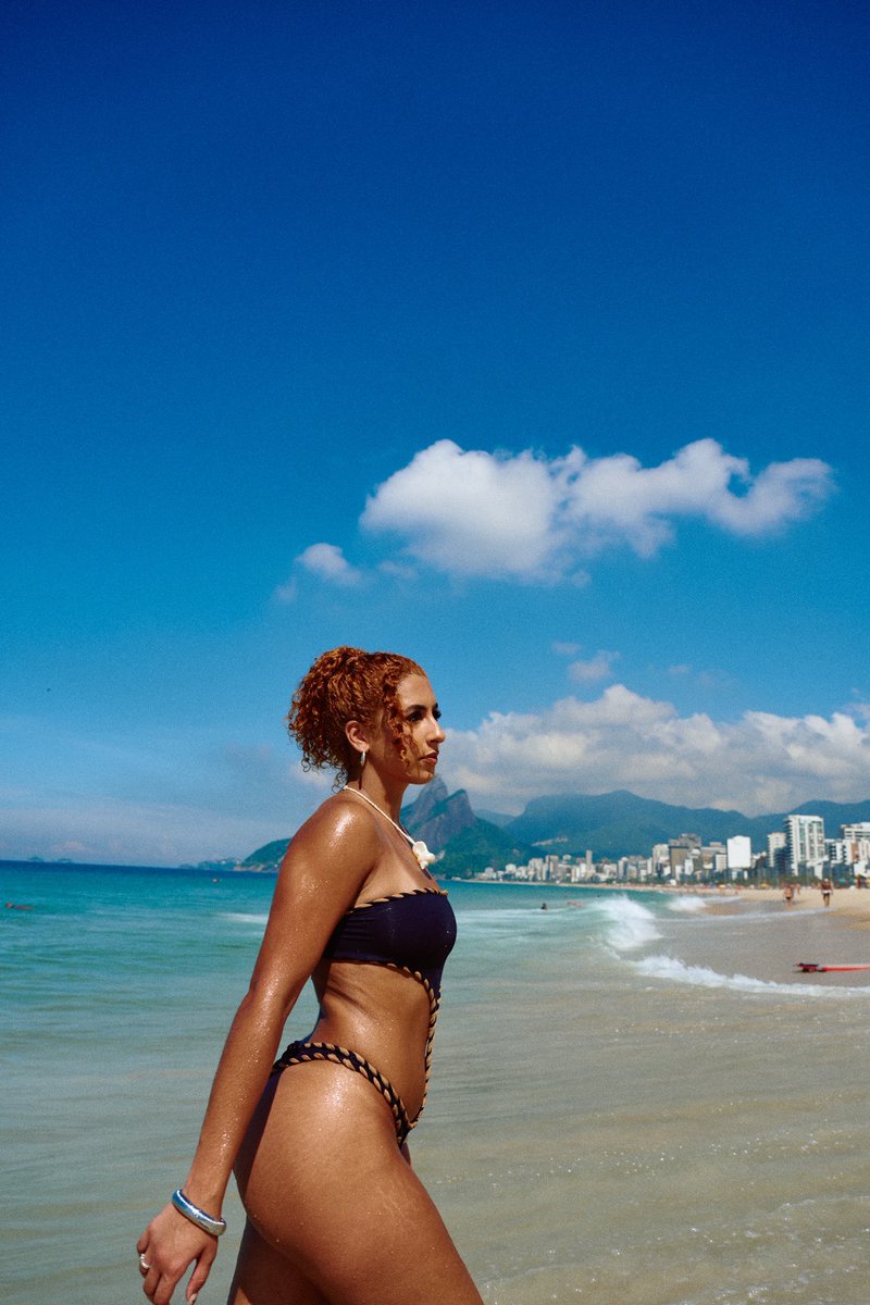 verzachee's tweet photo. this is what Rio feels like 🩵 https://t.co/ndHT8avHRZ