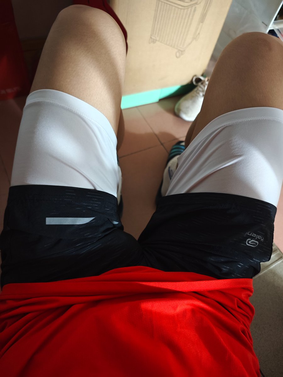 LWF1930730's tweet photo. 大年初十🧧慢跑🔚5.20km🏃‍♂️
高弹裤跑步不一样🏃‍♂️体育生 https://t.co/fV0RY8s0zh