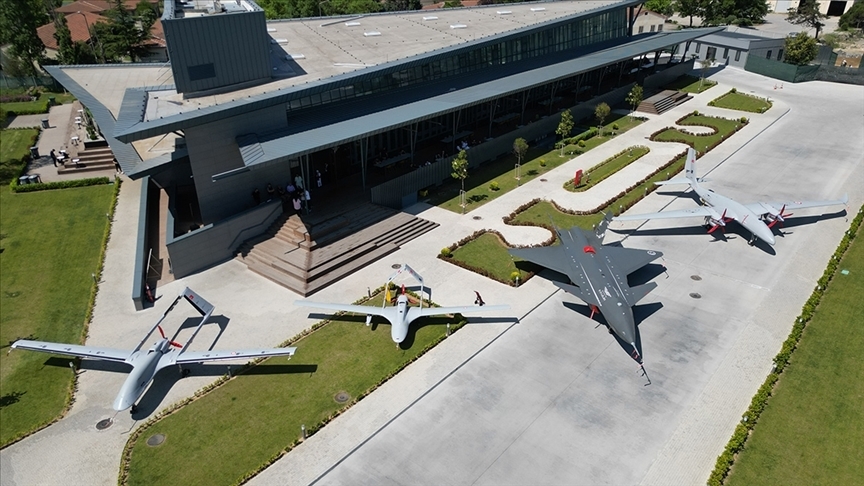 TurkishCentury's tweet image. 🇮🇹🇹🇷 Turco-Italian #drones are on the way! #Baykar-#Leonardo JV #LBASystems will reportedly commence the LRIP assembly of #UCAV platforms in April with a 1-year testing phase on the agenda prior to full-scale serial production in 2027. ✈️