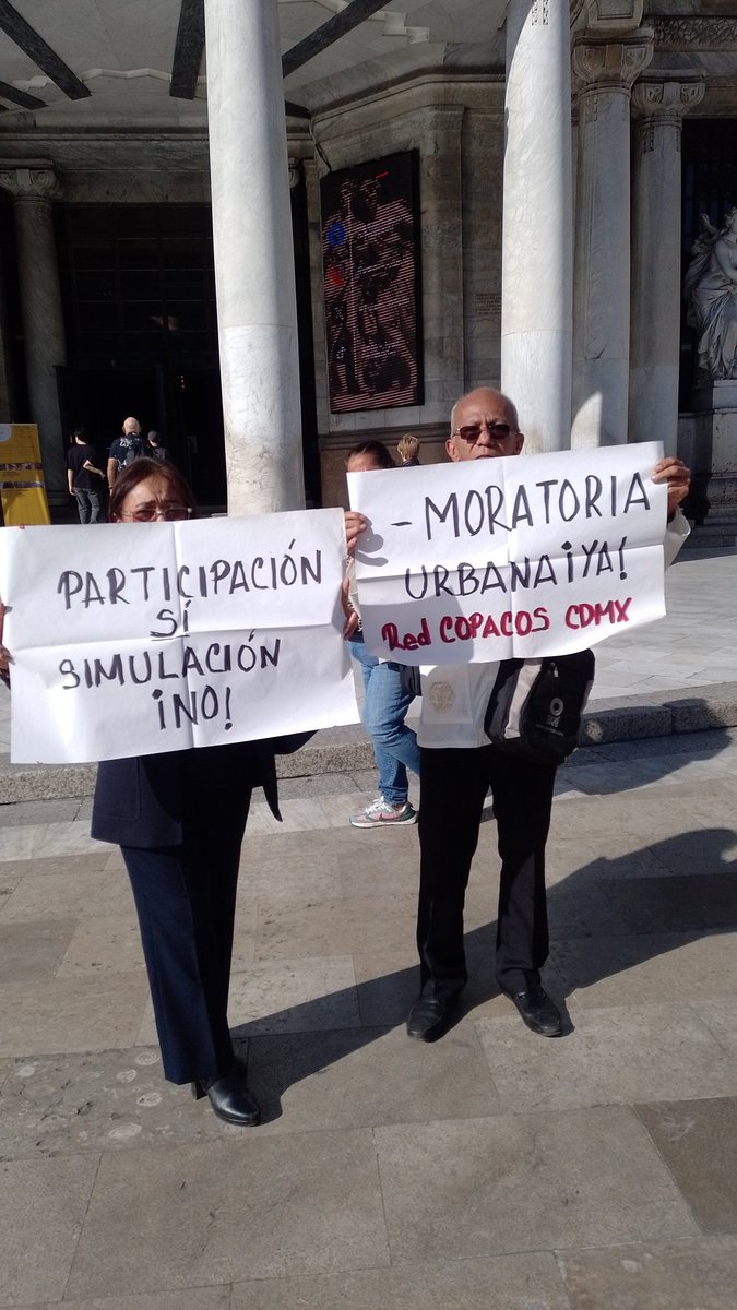 Mariadeguerrra's tweet photo. Ya estamos los vecinos de la #RedCopacosCDMX con este comunicado y pancartas. Les hablamos: @ParticipaIECM @Congreso_CdMex @CanalCongreso https://t.co/UAK12N5yoF