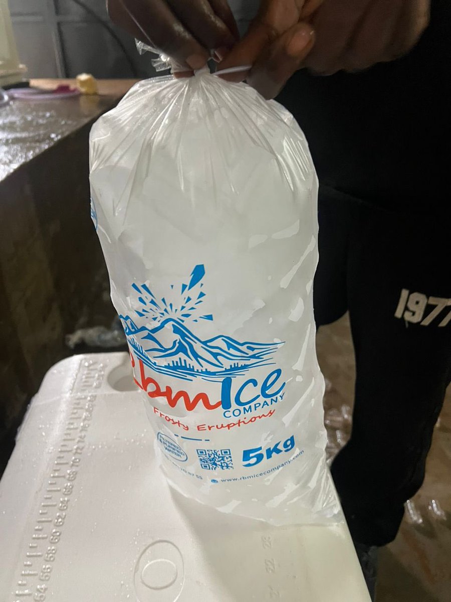 Je commercialise des glaçons d’eau minérale pour vivre.
De la qualité supérieure pour vos grands et petits évènements. Glaçons pour champagnes🥂, vins 🍷 et cocktails 🍹 
Appel aux services traiteur-hôtels-snacks

Faites moi la recette…soutenons l’entrepreneuriat camerounais 🇨🇲