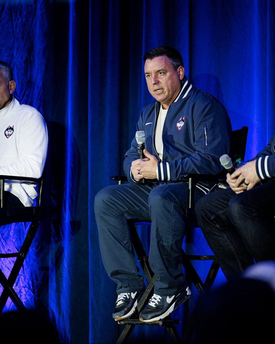 UConn Football tweet media