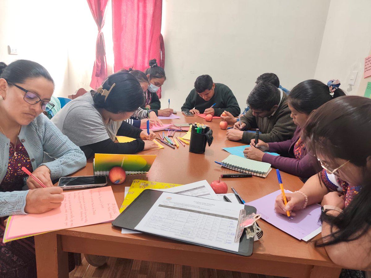 IxtatanF's tweet photo. El 20 de feb. dimos inicio al segundo año del proyecto “Formación de Facilitadores en ABP en #SanMateoIxtatán. 10 docentes de nivel primario y medio continuan este proceso con el compromiso de transformar sus aulas a través del ABP que beneficiarán a 360 estudiantes. https://t.co/w0rTJ2Fr55