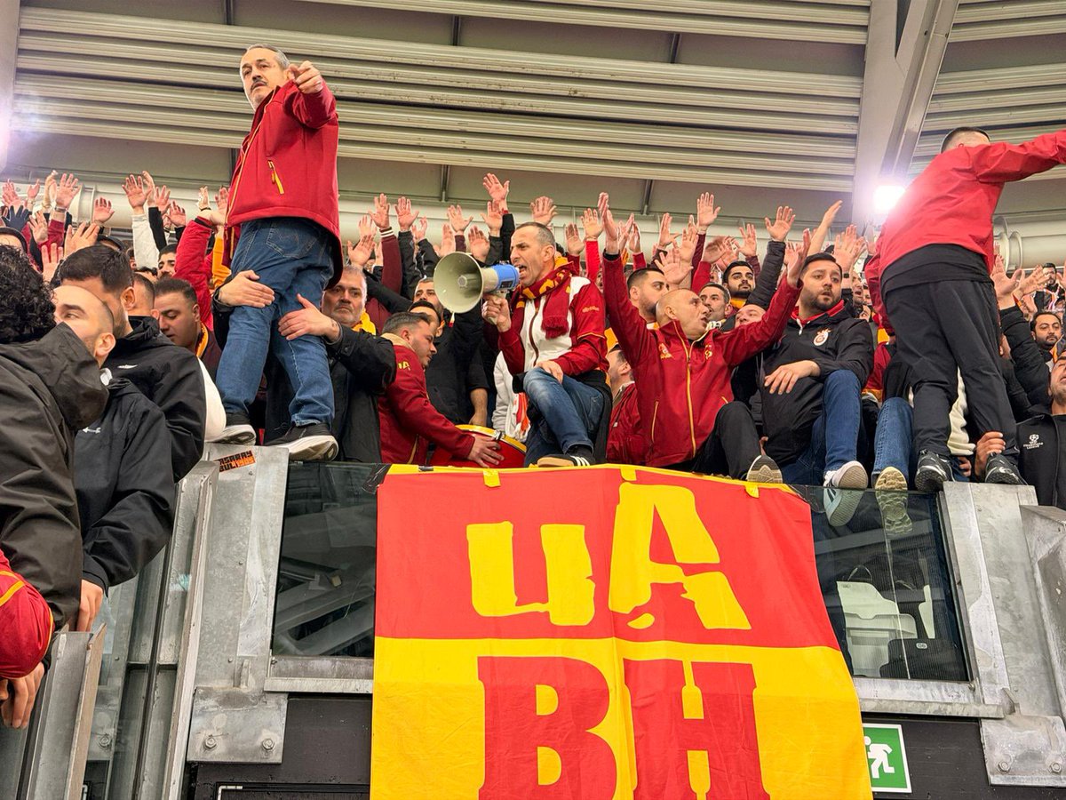 Reis’in izinde, armanın peşinde 
Kalkacak o kupa Cimbombomun elinde!
📍İTALYA
#ultrAslanBH