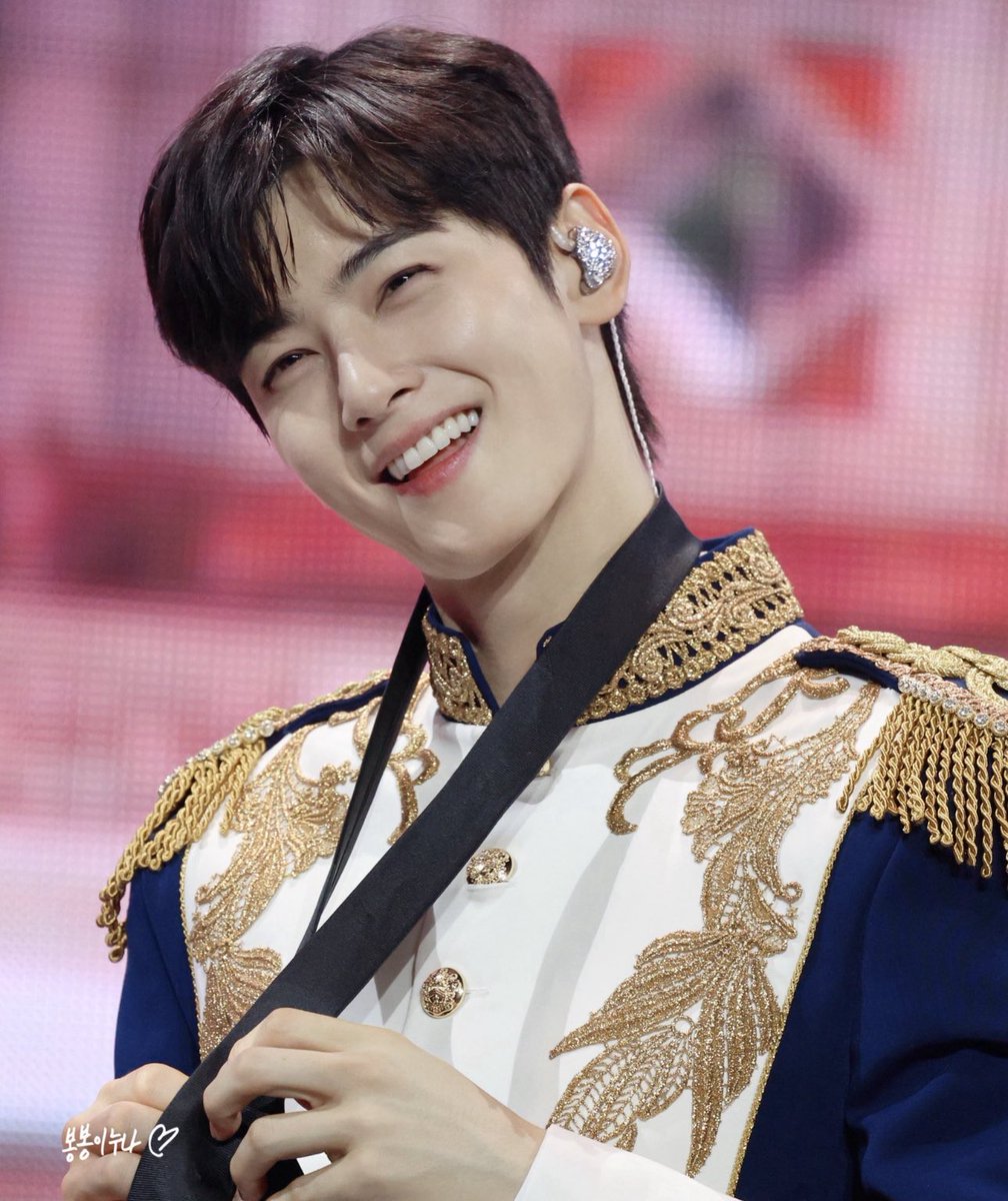 당신의 하루하루가 더 밝아지고 웃을 일이 더 많아지길 바랍니다 🥹💜🥰

#차은우 #CHAEUNWOO
#아스트로 #ASTRO
#아로하 #AROHA
<a href="/offclASTRO/">ASTRO 아스트로</a>
<a href="/ASTRO_Staff/">ASTRO OFFICIAL</a>
@chaeunwoo_offcl

#브라질아스트로