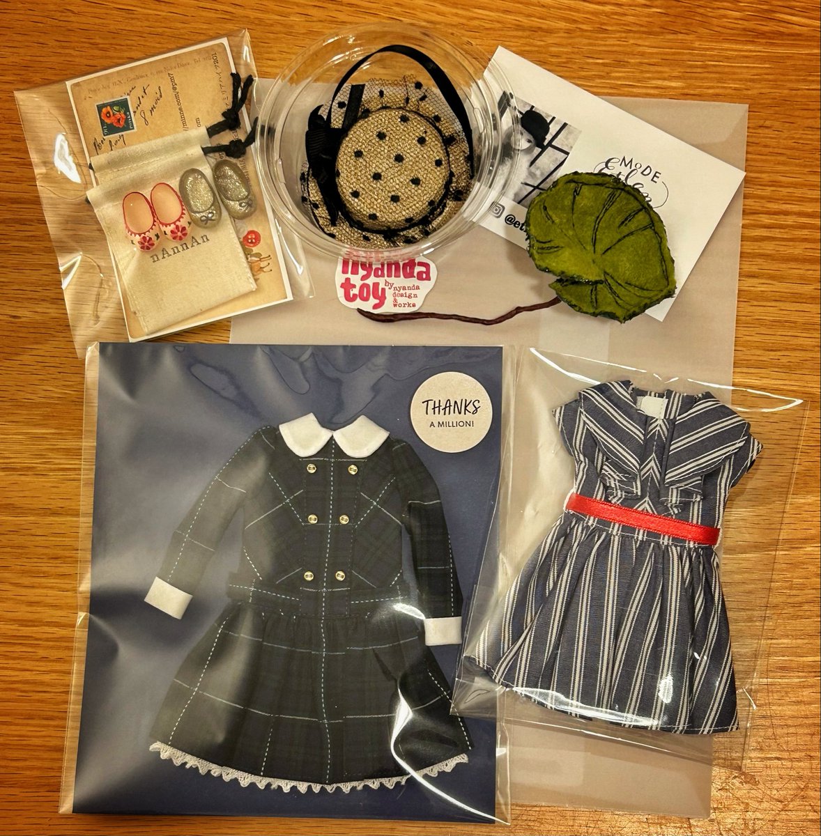 asubudori's tweet photo. かなり好みのもの買えたし楽しかった😊
待機中にドール1体ポチって、チクロ様ワンピ、nAnnAn様靴、knot found様ワンピ、MODE ETLAN様帽子、nyanda design＆works様アートな🌱で資金枯渇。
着せ替え楽しみ☺️  
#ドールショウ77 #DS77
あとやはり見てると作りたくなるなぁ。 https://t.co/wyhZDox5lS