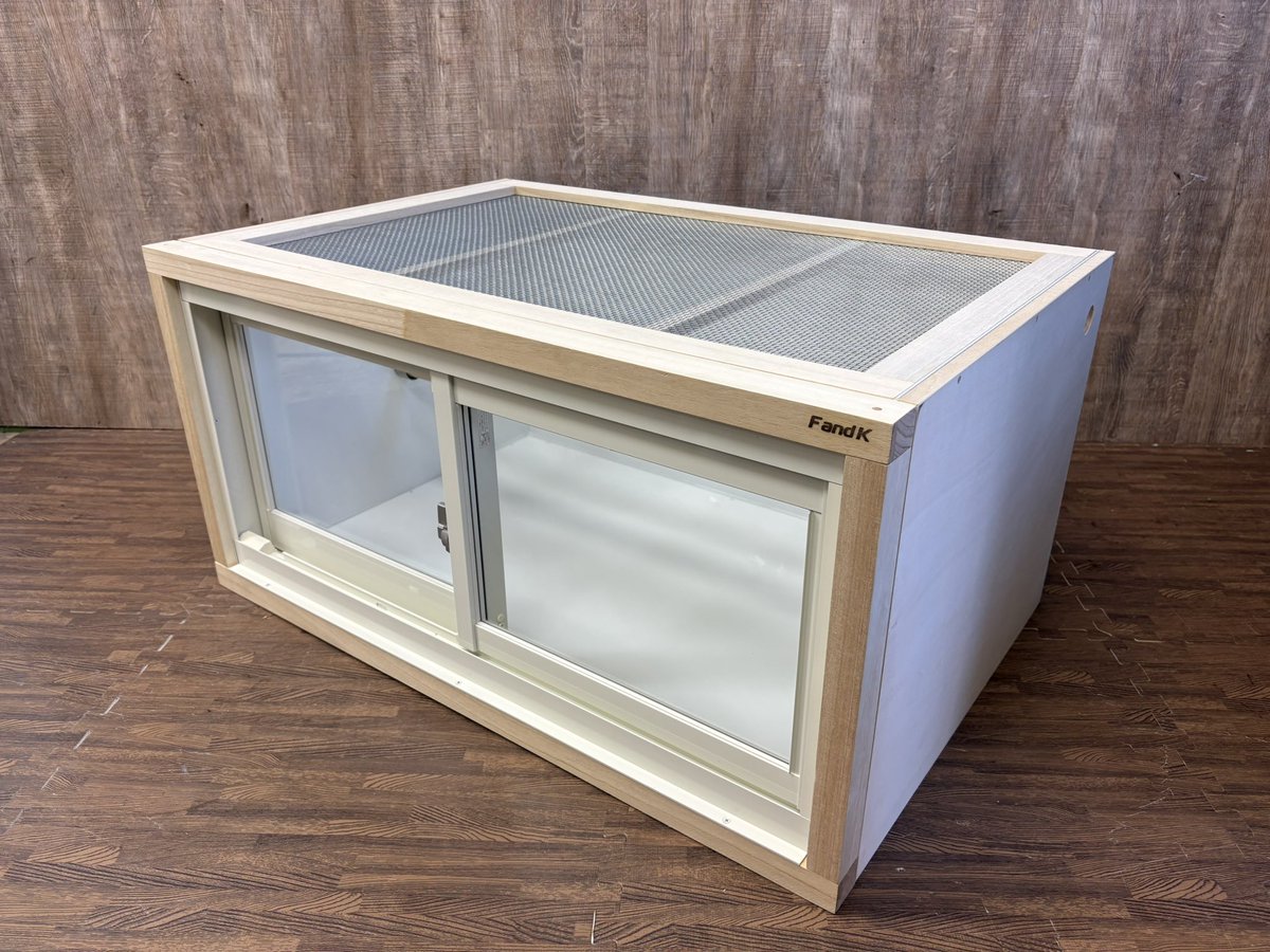 おはようございます！ ヘビ用納品ケージ✨ サッシ仕様 900×600×450 3台