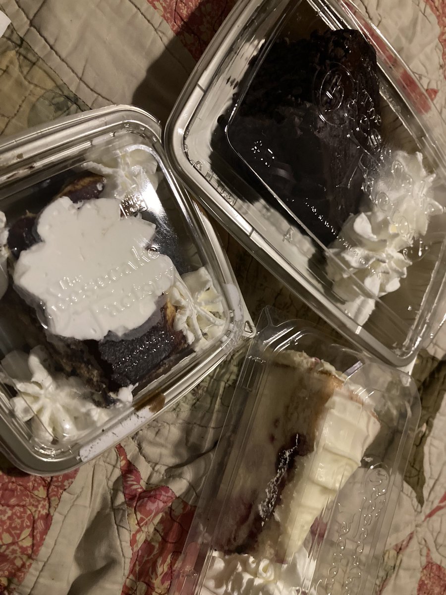 rjunie42's tweet photo. @Idalovesfood AUHNNNN https://t.co/HPhfRdcmIL