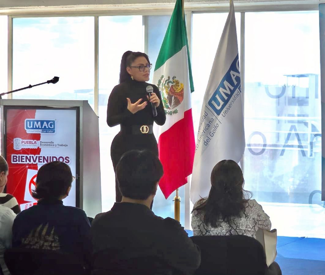 SedetraGobPue's tweet photo. El liderazgo del gobernador @armentapuebla_ marca una ruta clara: construir un estado donde mujeres y hombres vivan con respeto y dignidad. En el @Gob_Puebla trabajamos todos los días para erradicar la violencia contra las mujeres, especialmente en el marco del  día naranja celebrado el 25 de cada mes.

Impulsamos el conversatorio “Erradicación de la violencia en contra de las mujeres” en la @UMAGUniversidad , convencidos de que la educación y la conciencia social transforman realidades. #PensarEnGrande ✨