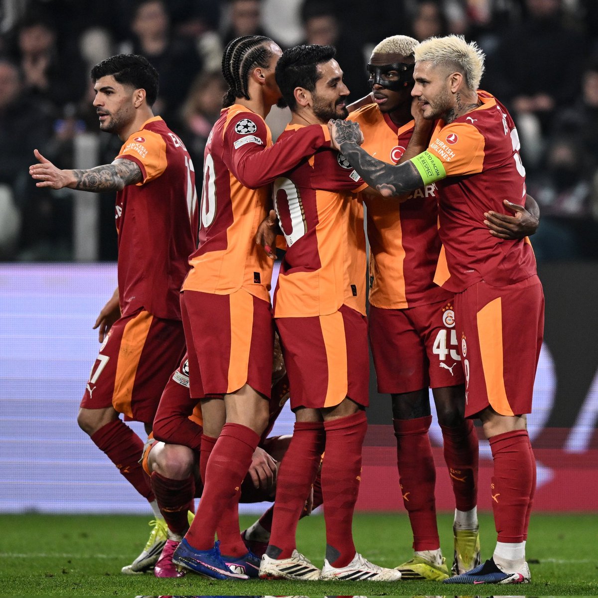 Bunu hep söyledik. Juventus bir marka. Avrupa'nın en önemli 10 takımından biri. Bunu kabul edelim. Tempoları yüksek. Buraları hep oynayan, her sene oynayan bir marka Juventus.. 

Her şeye kabul. Juventus bir marka, ilk maçta ciddi bir performans sergiledin, çok enteresan bir